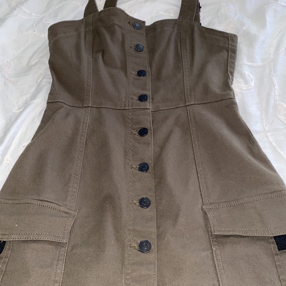 Dress - Picture 6 of 7